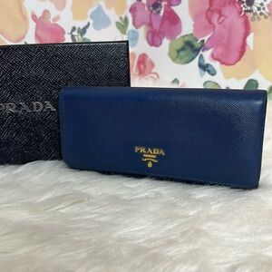 💯Authentic Prada Blue Leather Wallet🍀